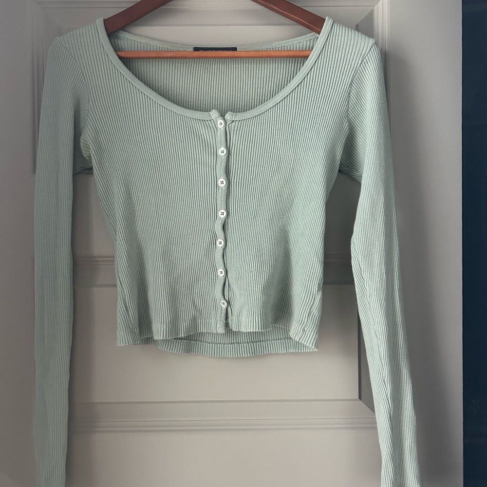 Brandy Melville Green Fitted Long Sleeve Button Down